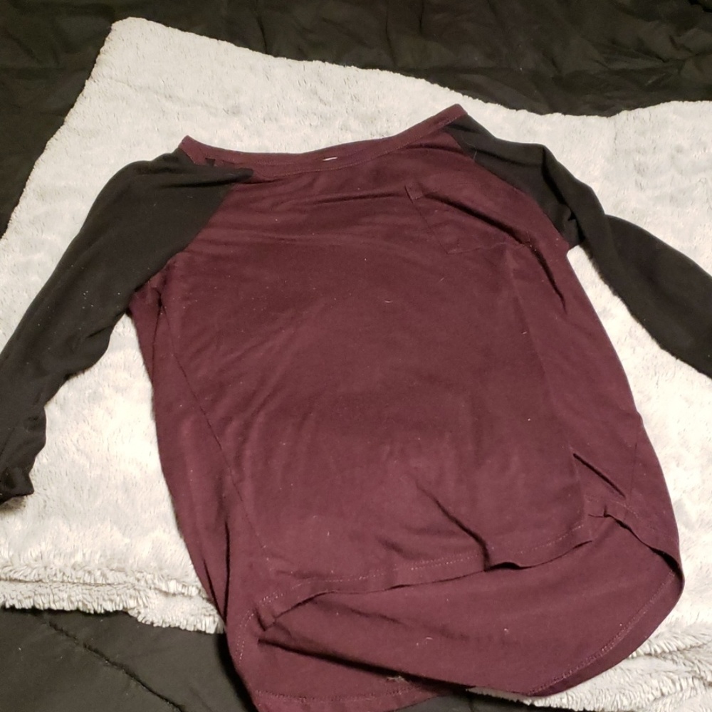 H&M purple and black quarter sleeve tee!